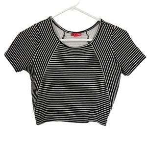 1131 * Bongo Striped Crop Scoop Neck Top Black White Size Juniors S